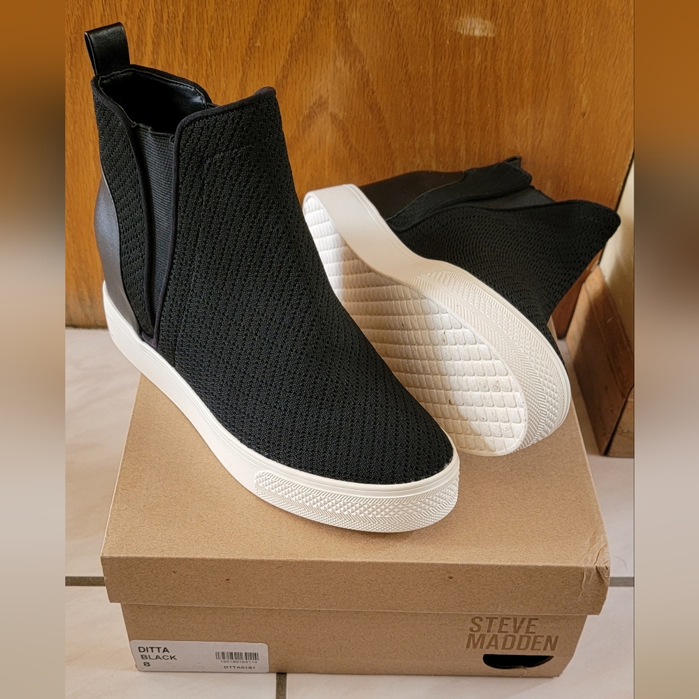 Steve Madden, Size 8, High Top Sneaker